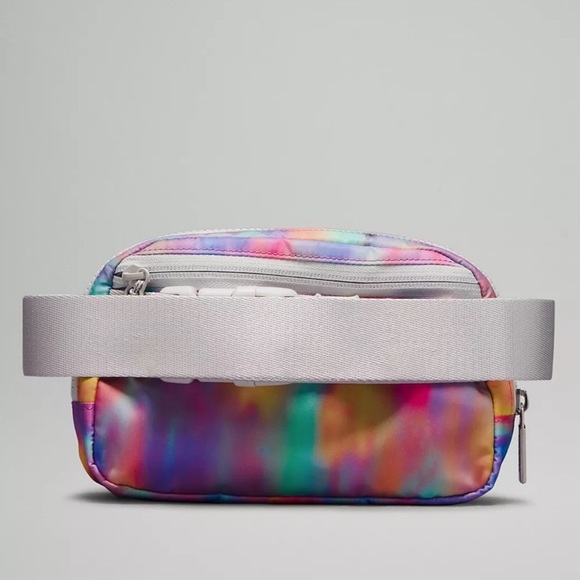 Lululemon Everywhere Belt Bag Rainbow Prism Crossbody NWT - Picture 2 of 6